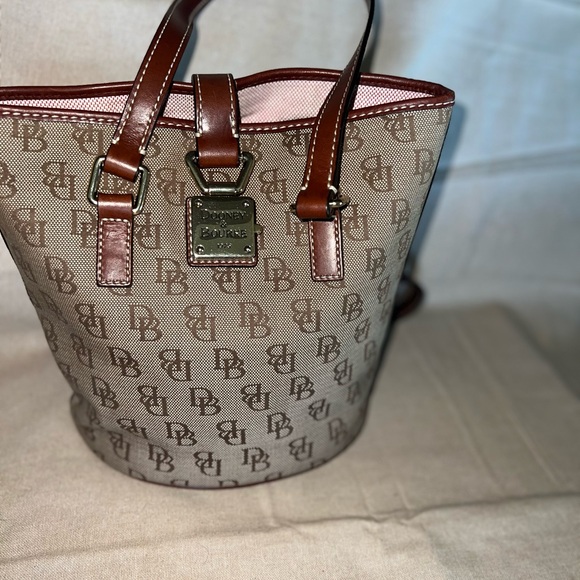 Signature Logo Bucket Handbag - Picture 3 of 9